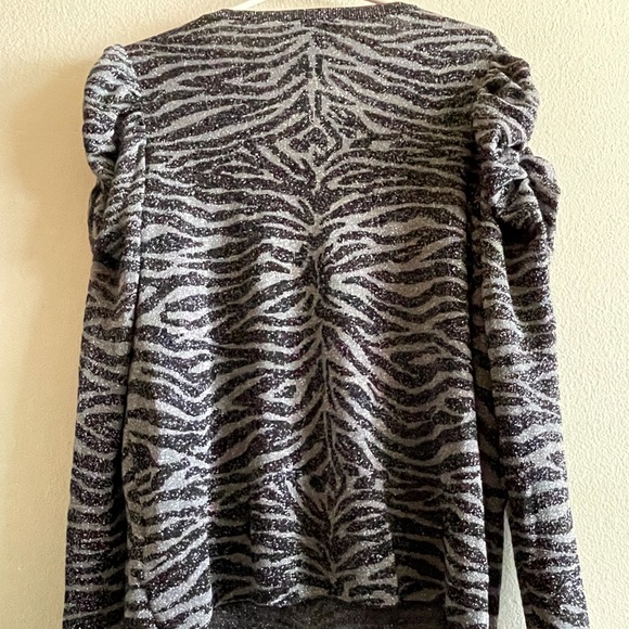 Express Metallic zebra ruched puff sleeve sweater - Picture 3 of 6